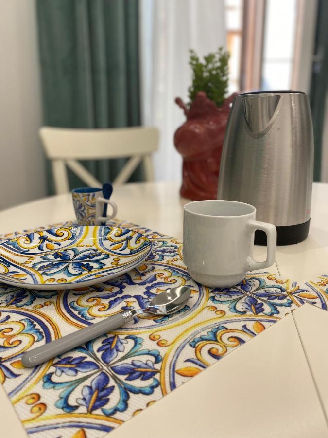 Apartament La Lumaca Kalsa ปาแลร์โม ภายนอก รูปภาพ