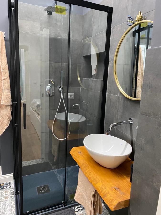Apartament La Lumaca Kalsa ปาแลร์โม ภายนอก รูปภาพ