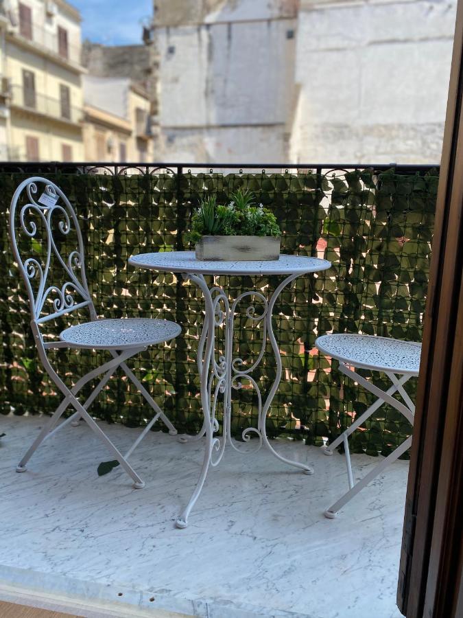 Apartament La Lumaca Kalsa ปาแลร์โม ภายนอก รูปภาพ